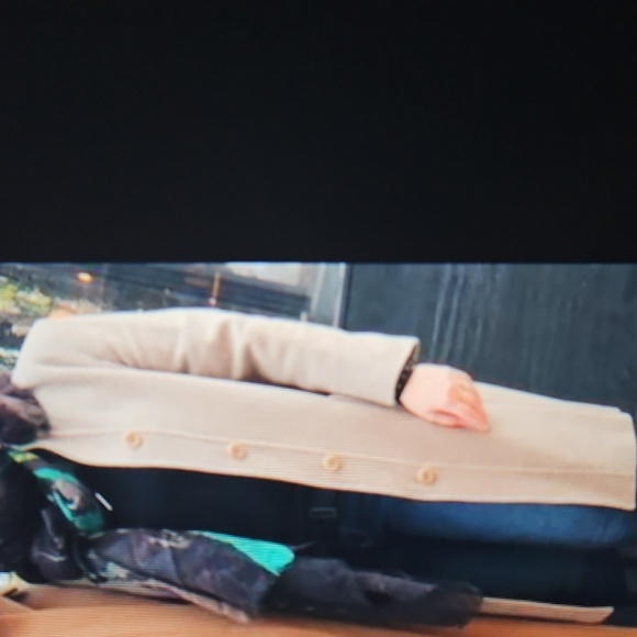 Vintage Lambswool and Cashmere Blend Coat with Fox Fur Collar - Picture 13 of 14